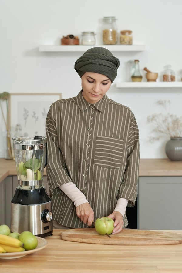 ¿Cuáles son los ingredientes para un pastel de limón y amapola?